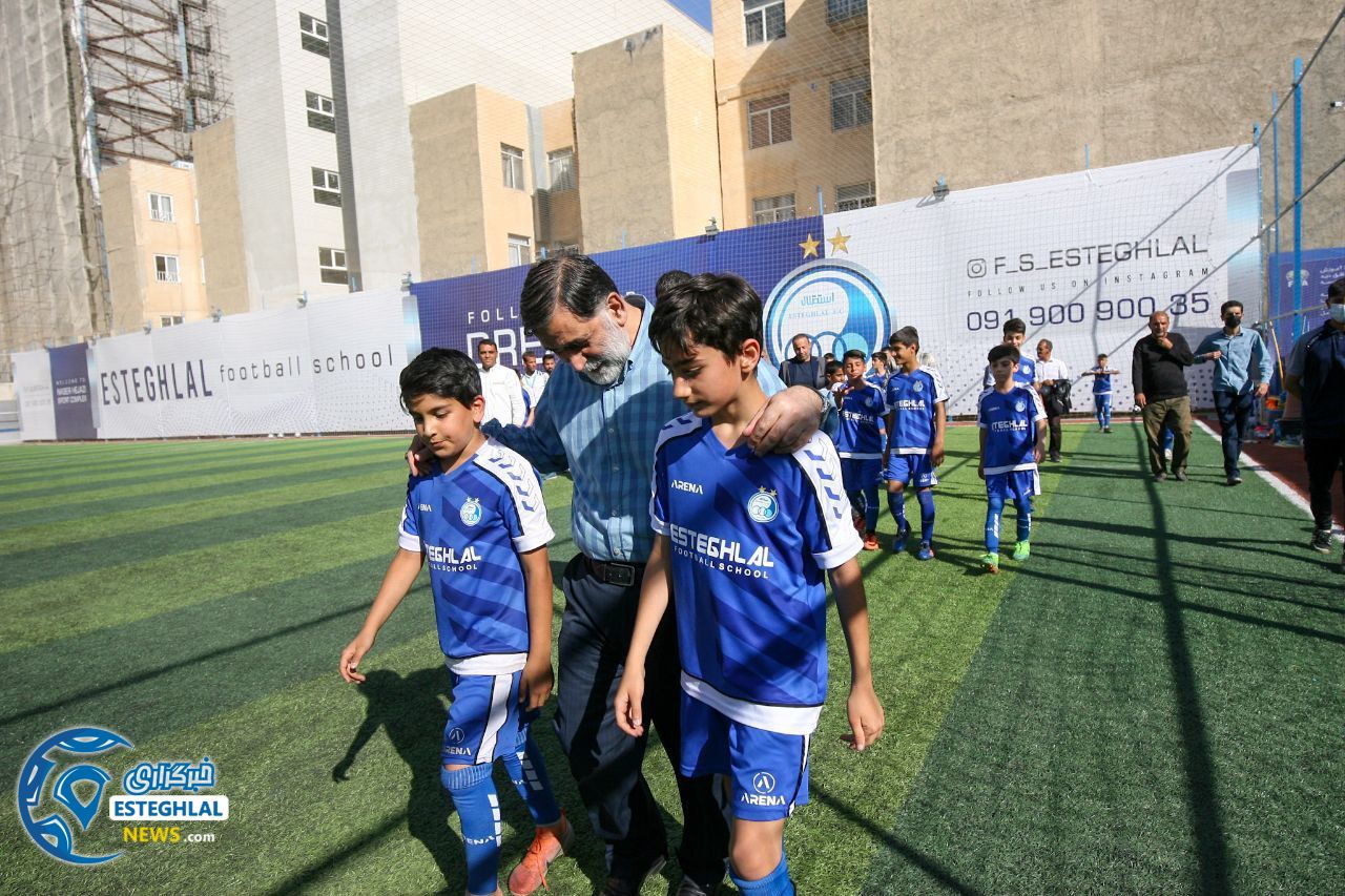 مدرسه فوتبال استقلال