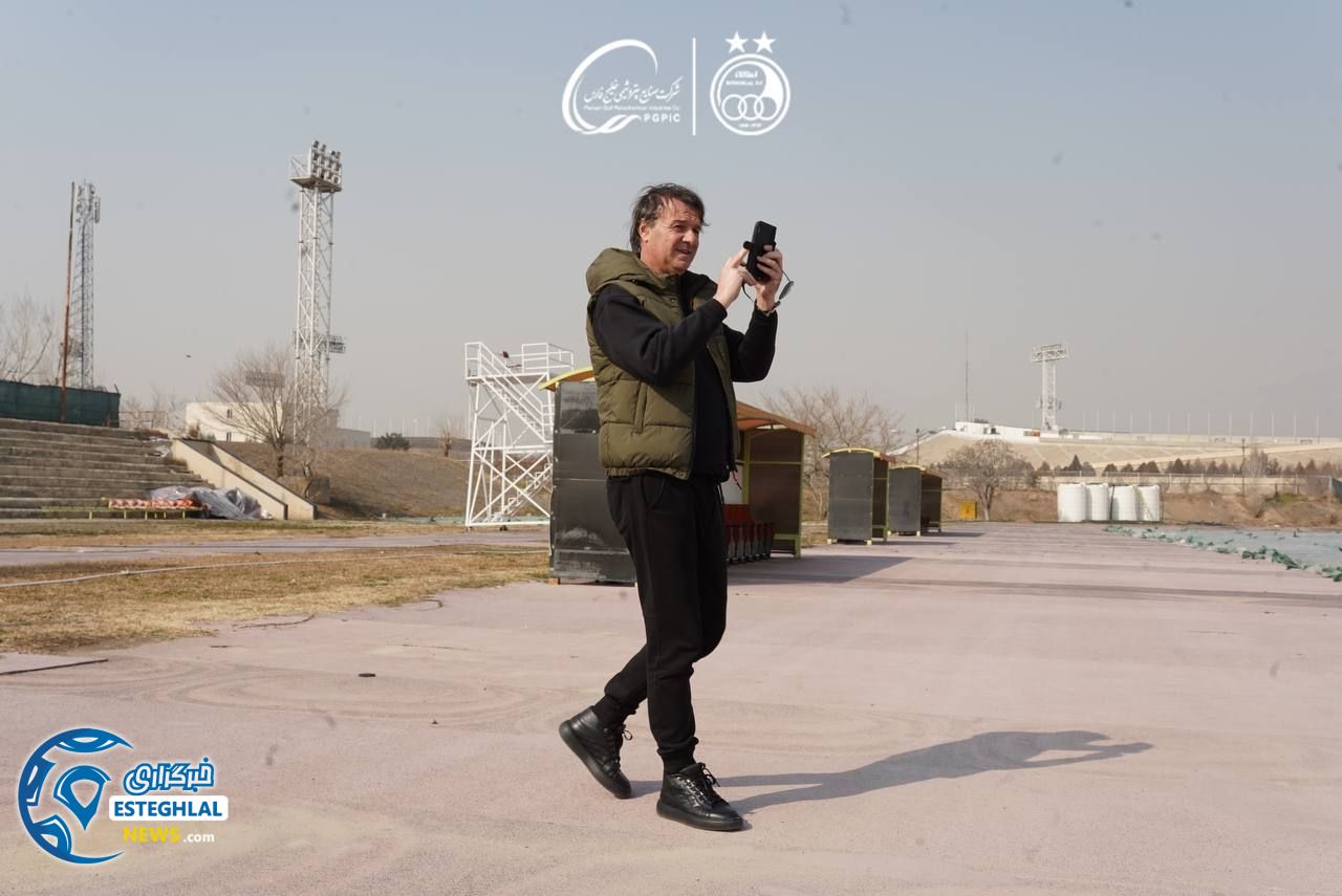 باشگاه استقلال(تاج)