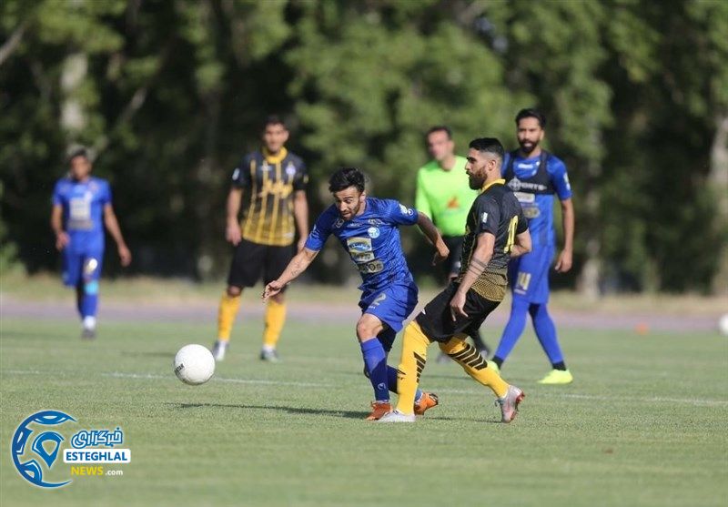 بازی استقلال و هوادار