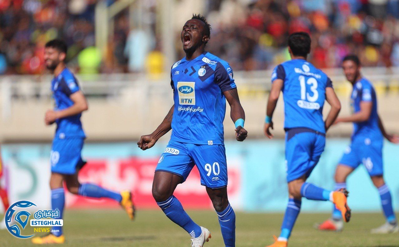 دیدار فولاد و استقلال