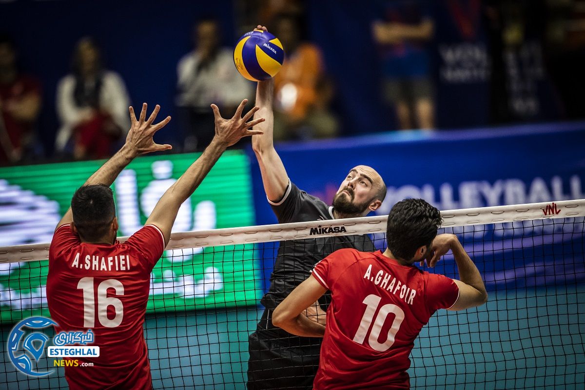 دیدار تیمهای ملی والیبال ایران و کانادا