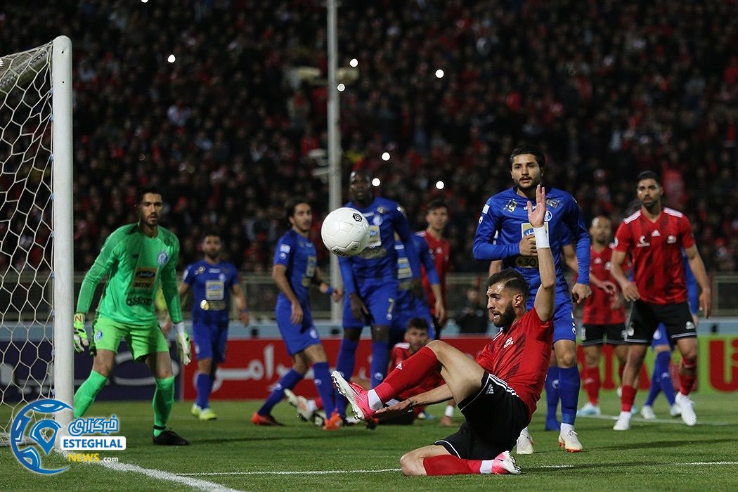 دیدار تراکتور و استقلال