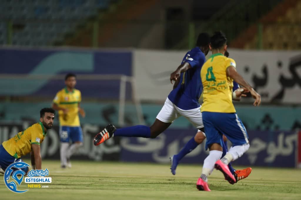 دیدار نفت و استقلال