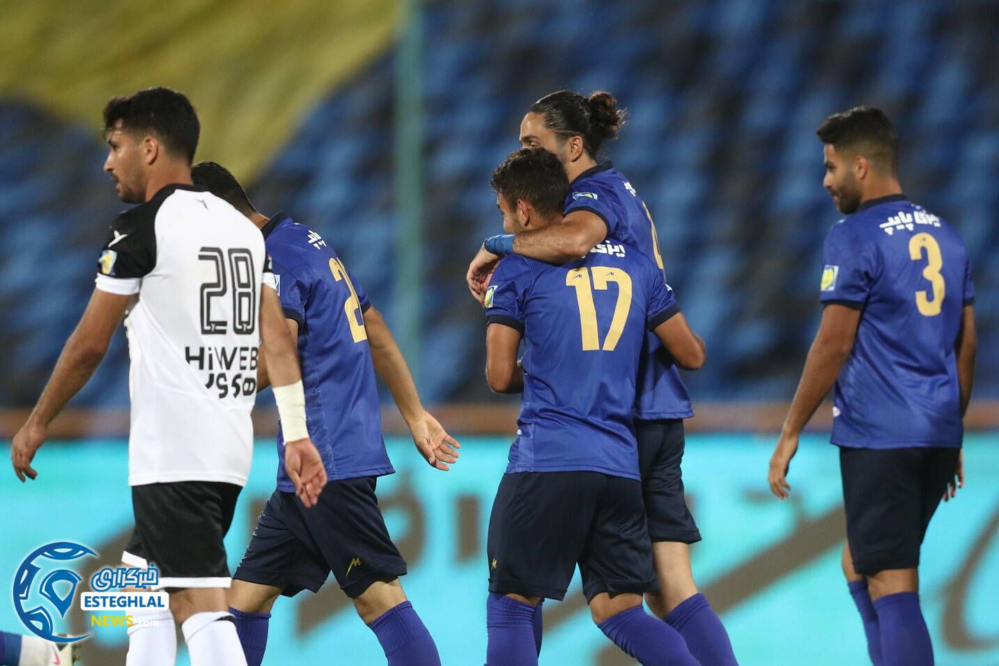 استقلال 1-0 هوادار