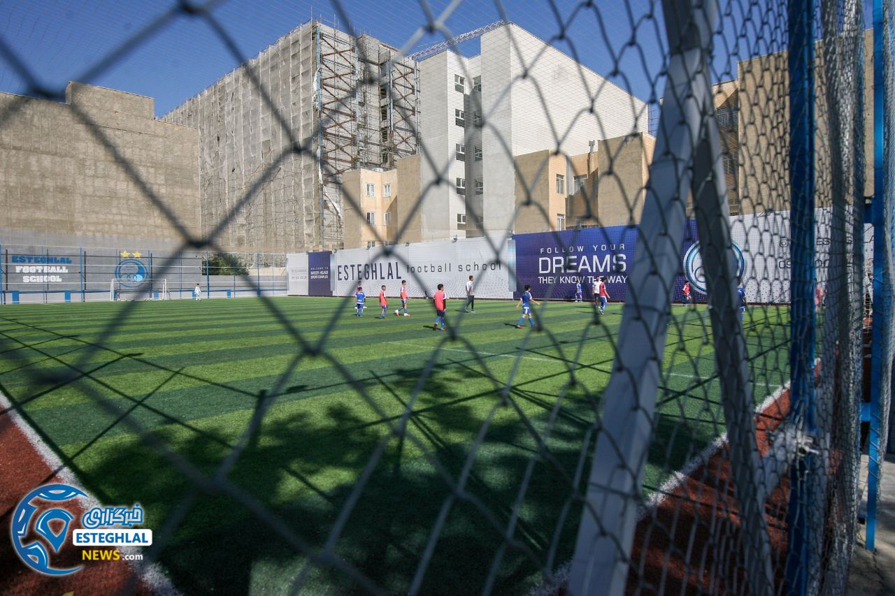 مدرسه فوتبال استقلال