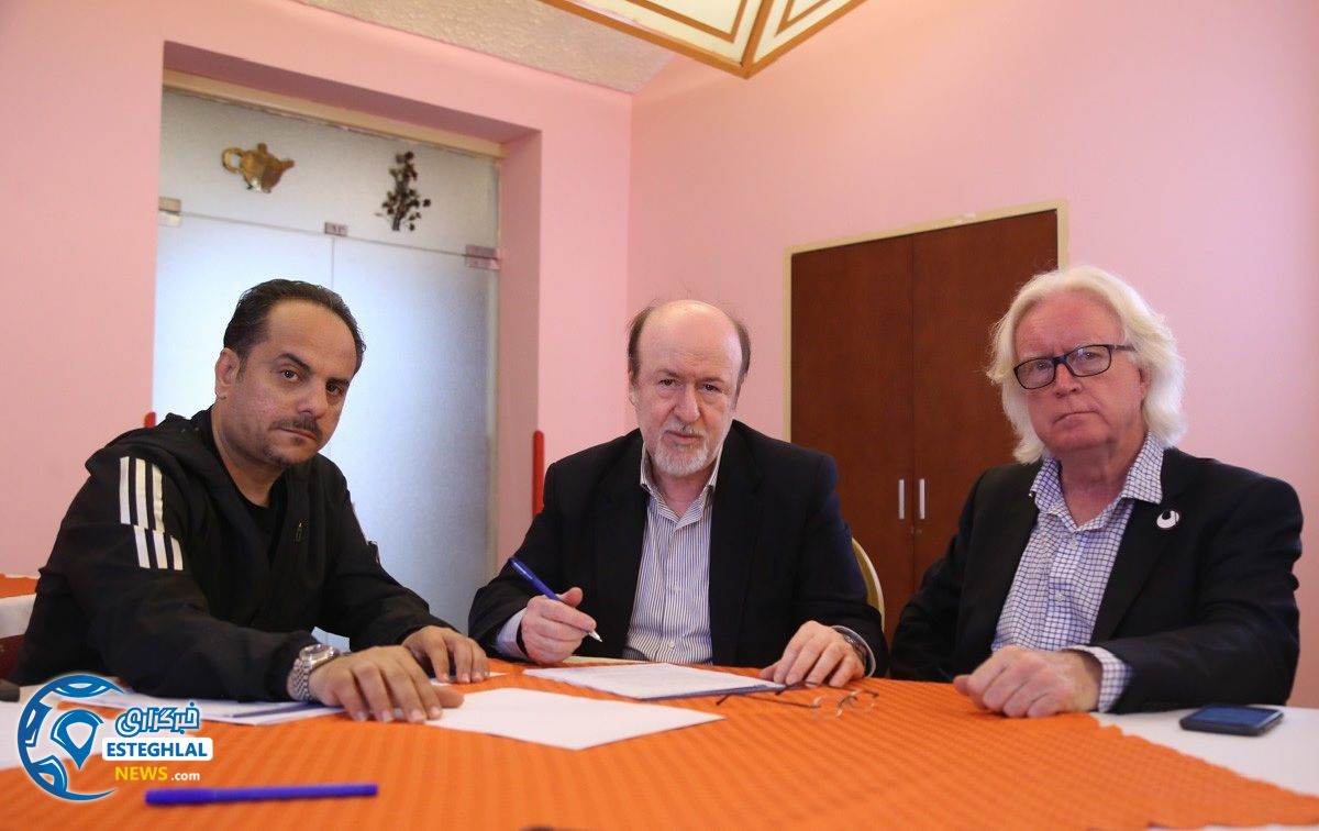 تمدید قرارداد شفر و کادر فنی استقلال