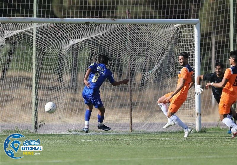 بازی استقلال و پیکان