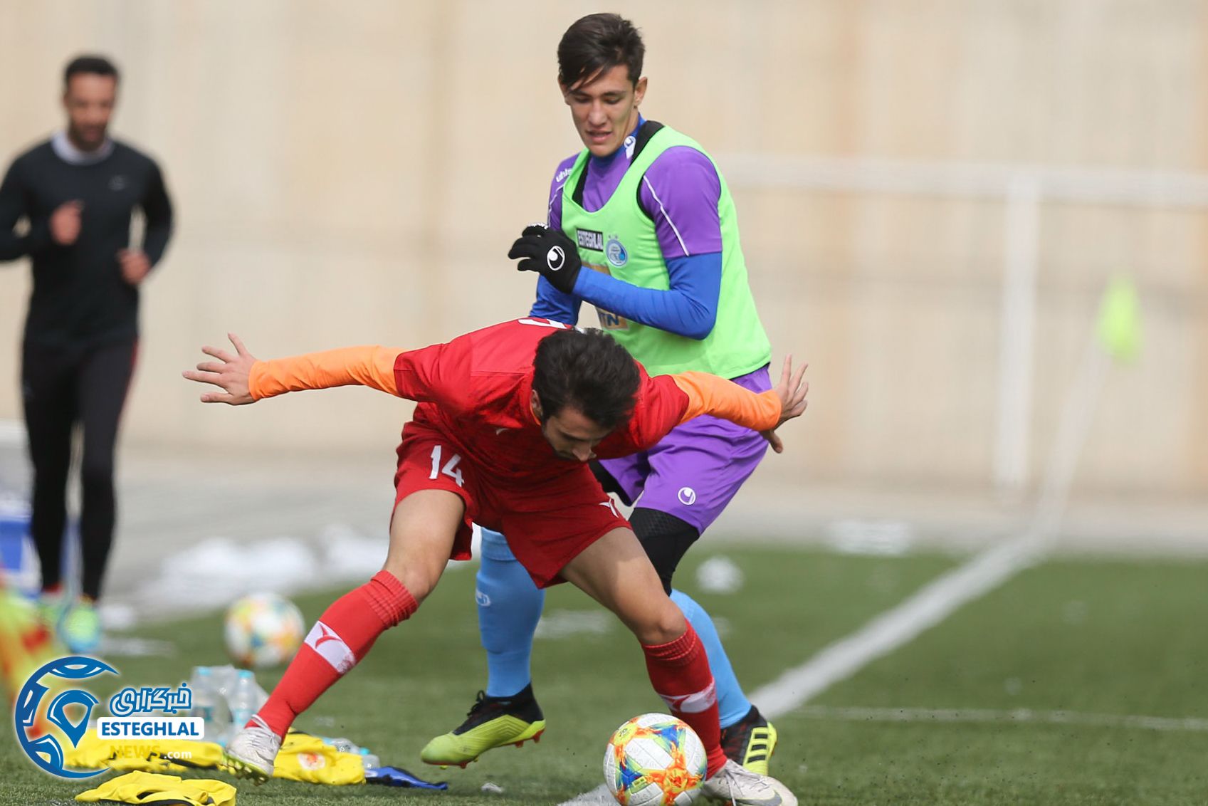 دیدار تدارکاتی سرخپوشان پاکدشت و استقلال