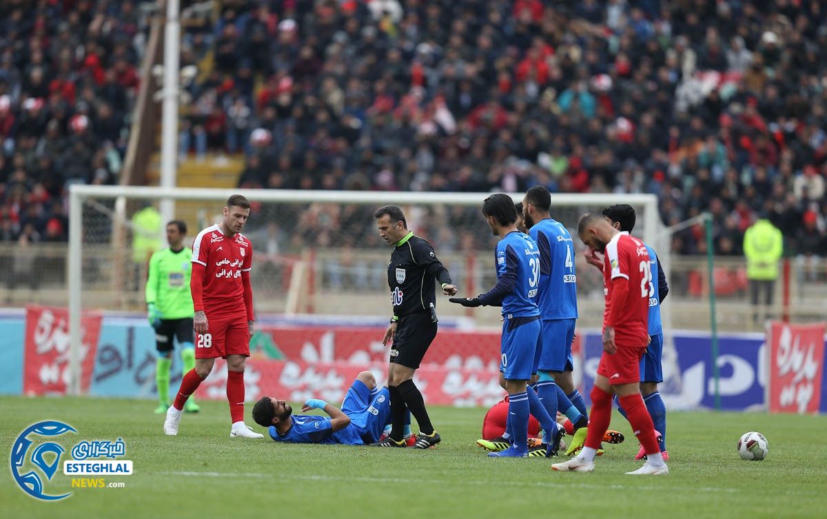 دیدار تراکتورسازی و استقلال