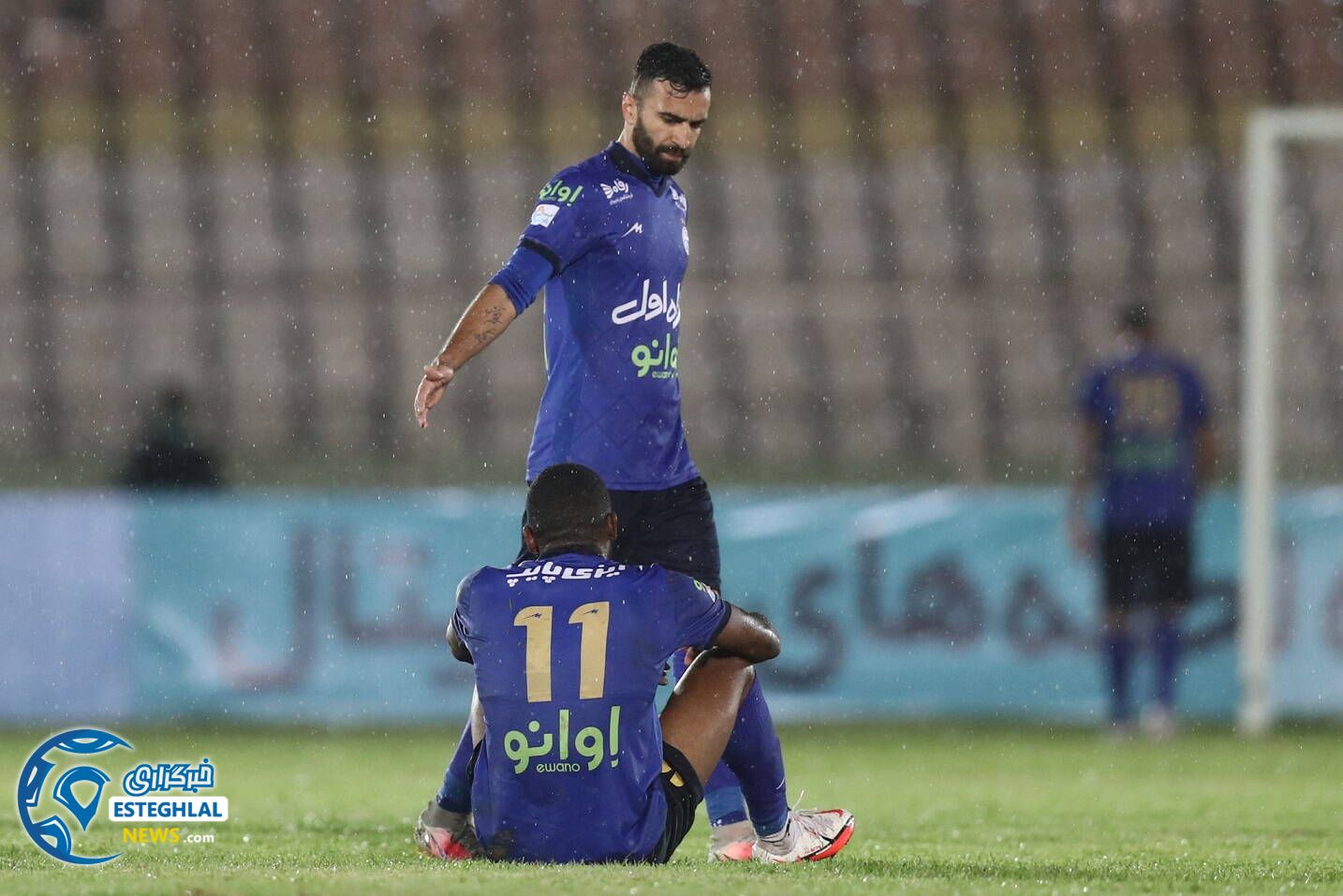 فجرسپاسی 1-1 استقلال