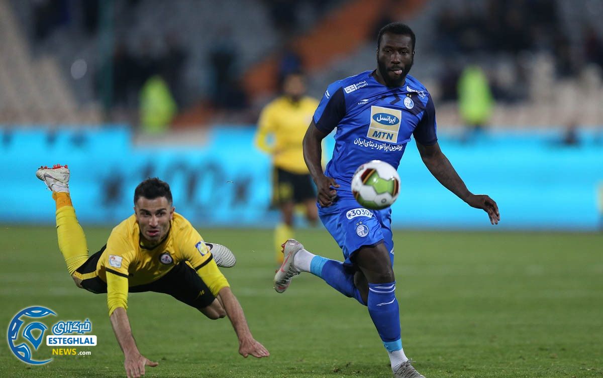 دیدار استقلال مقابل پارس جنوبی