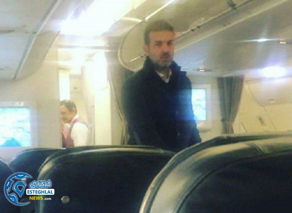 استراماچونی در هواپیما 