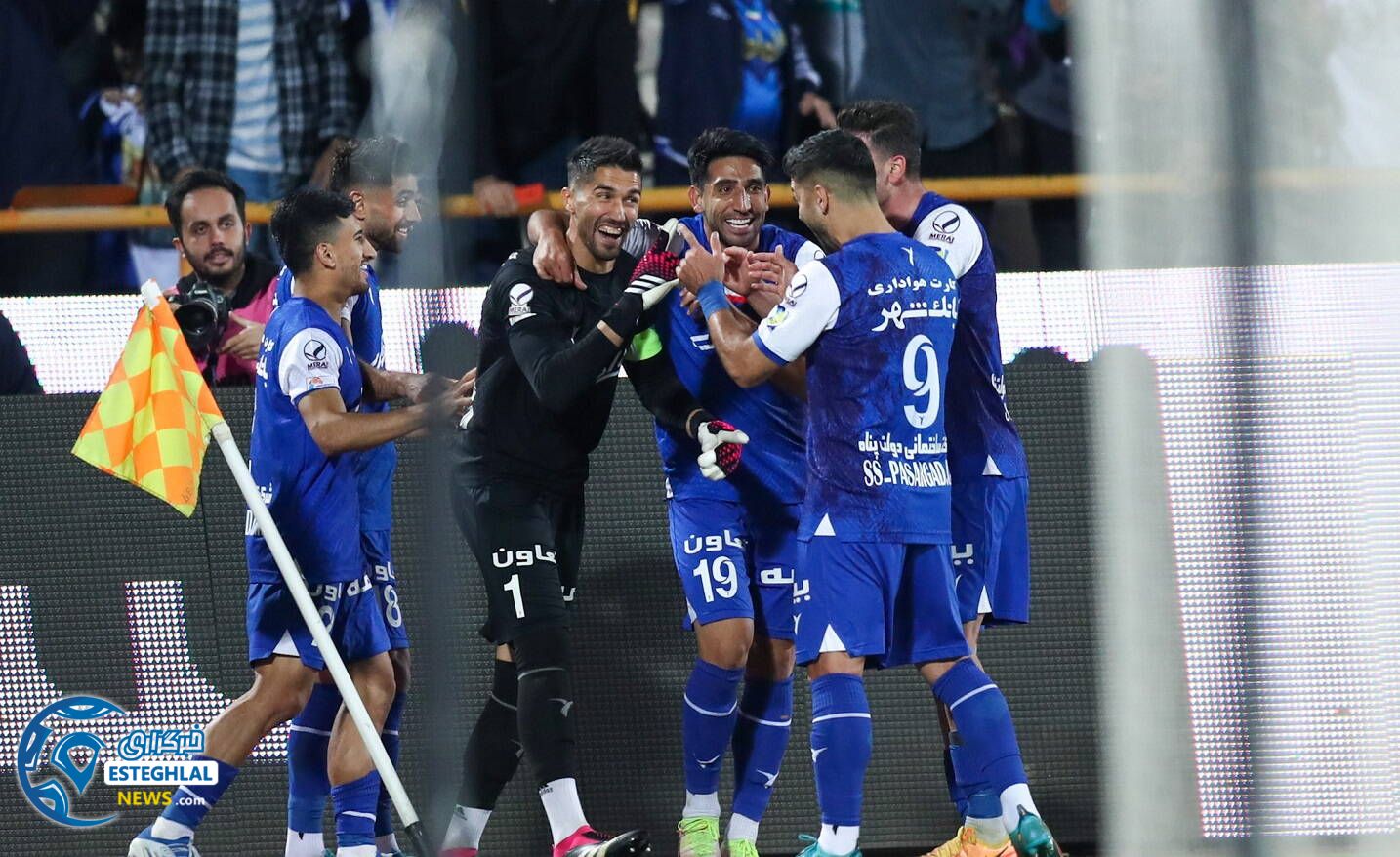 استقلال 6-1 هوادار