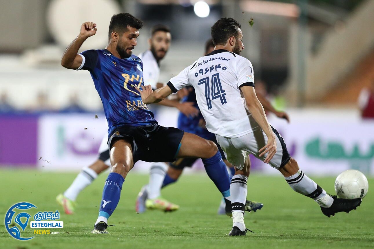 دیدار استقلال و پیکان