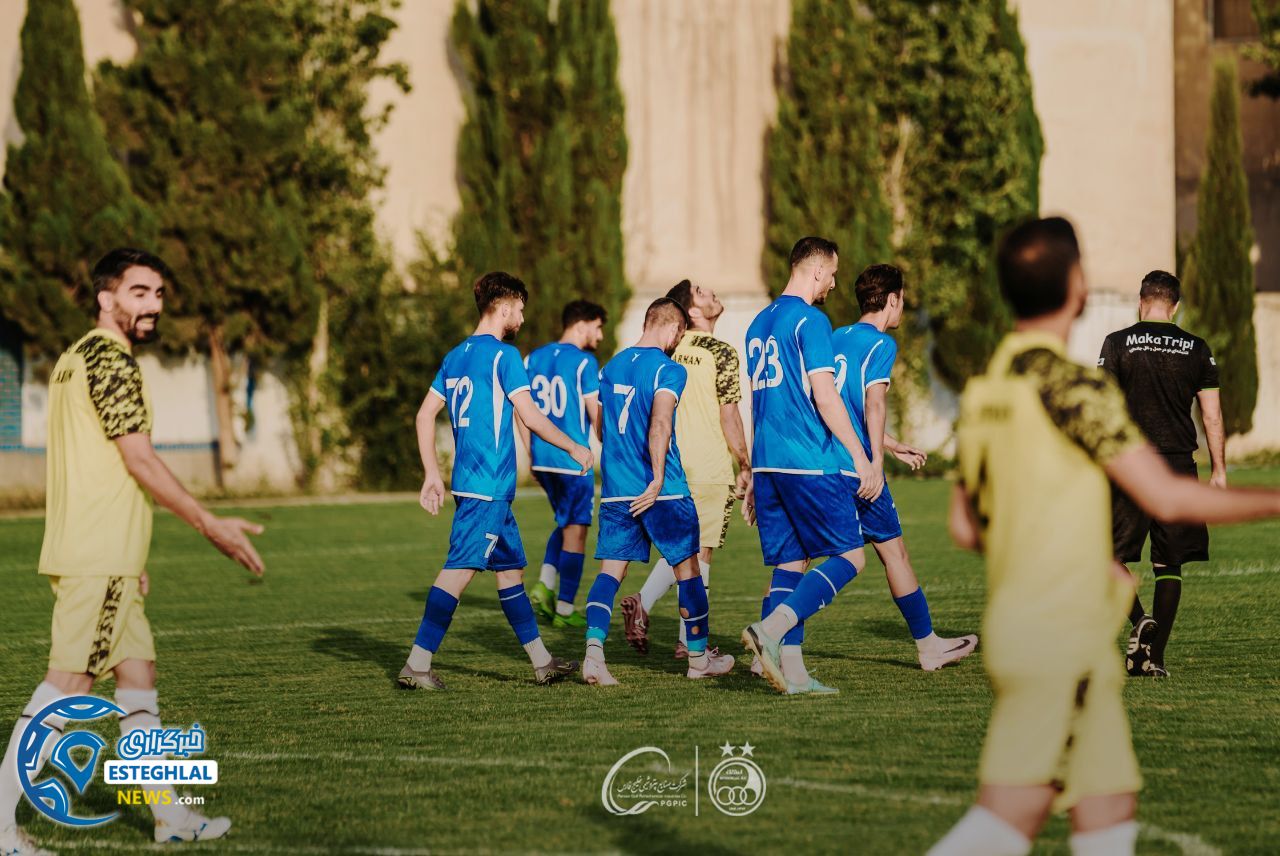 دیدار دوستانه استقلال و آرمان