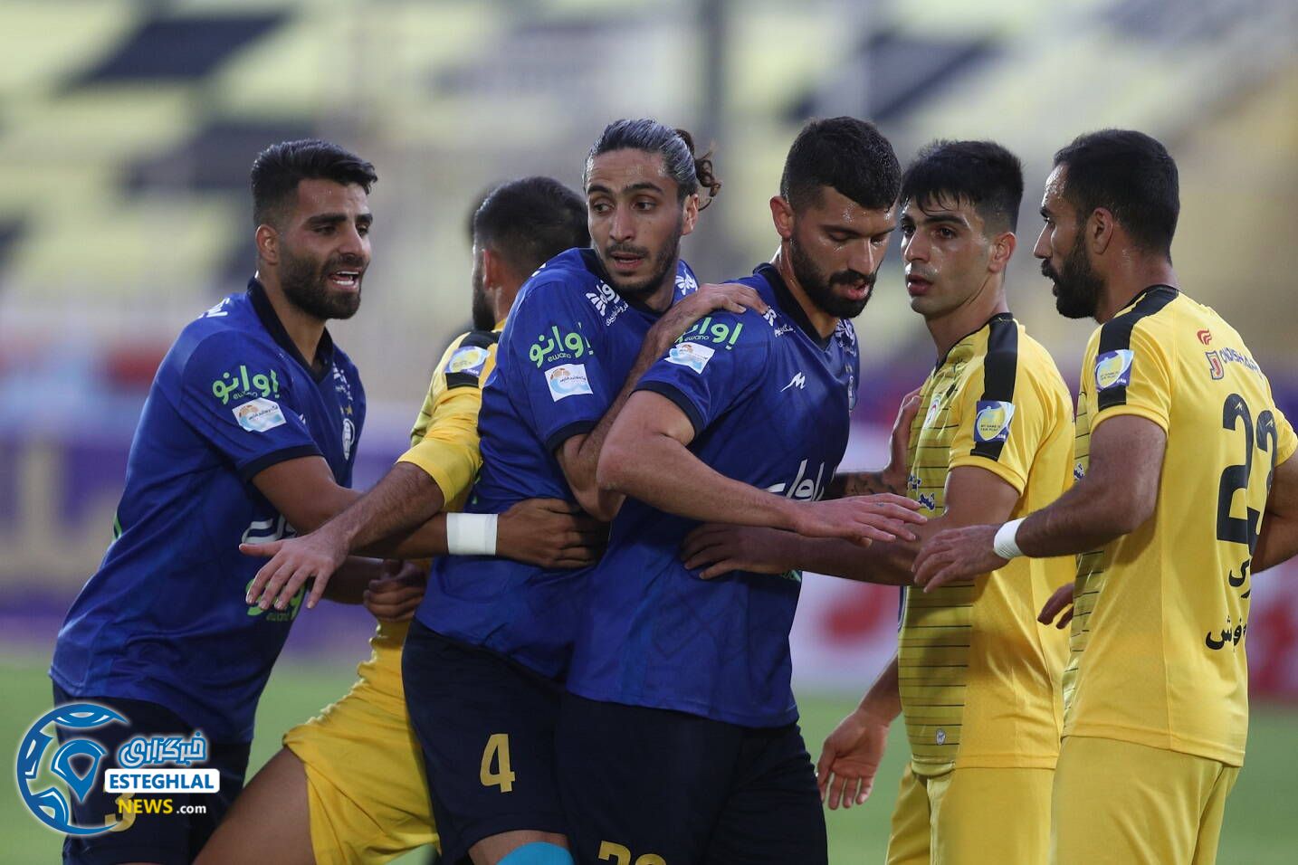 فجرسپاسی 1-1 استقلال