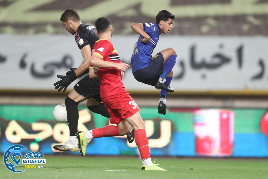 استقلال 0(2)-(4)0 فولاد