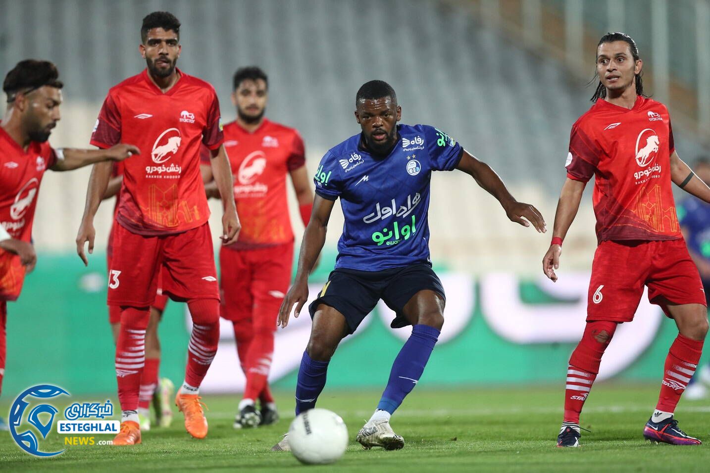 استقلال 1-0 تراکتور