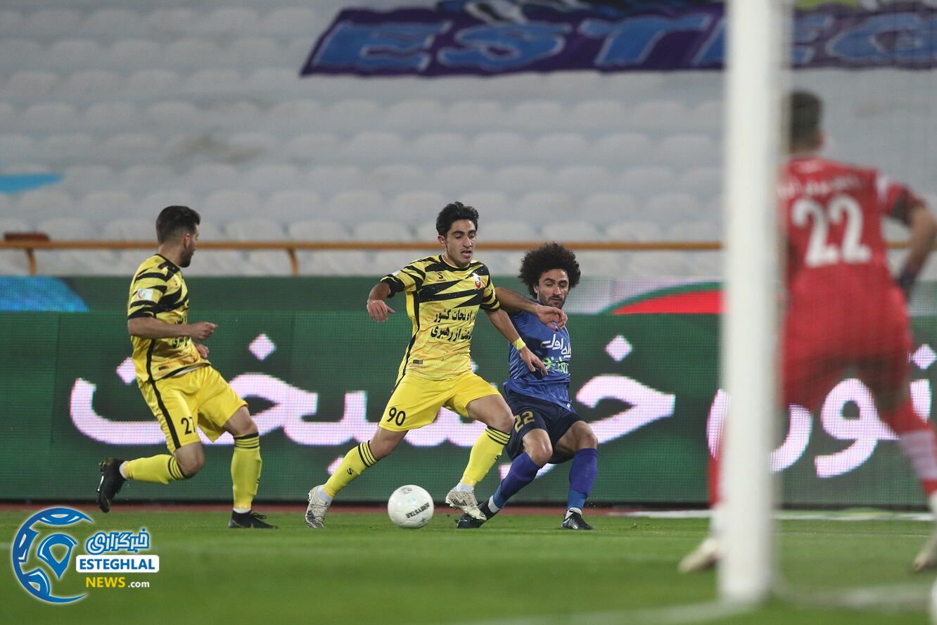 دیدار استقلال و نود