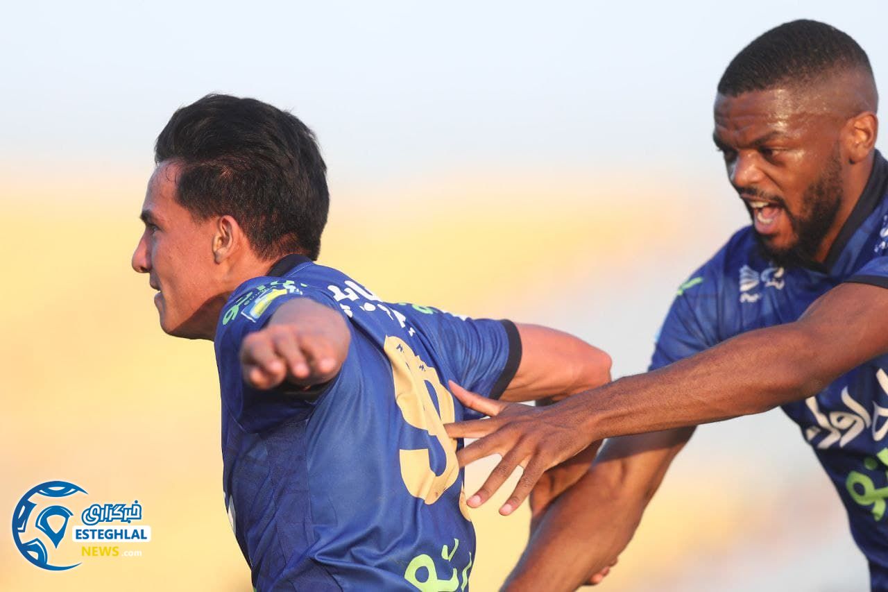 صنعت نفت آبادان 1-1 استقلال 