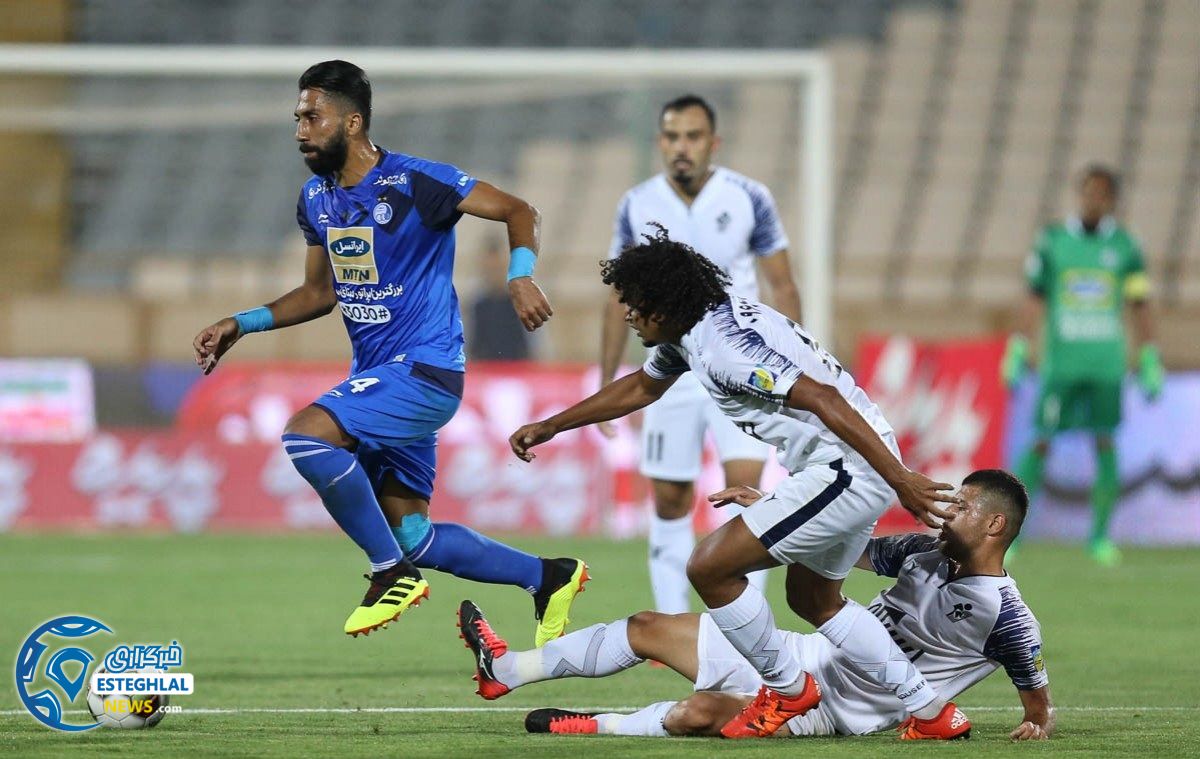 دیدار استقلال و پیکان