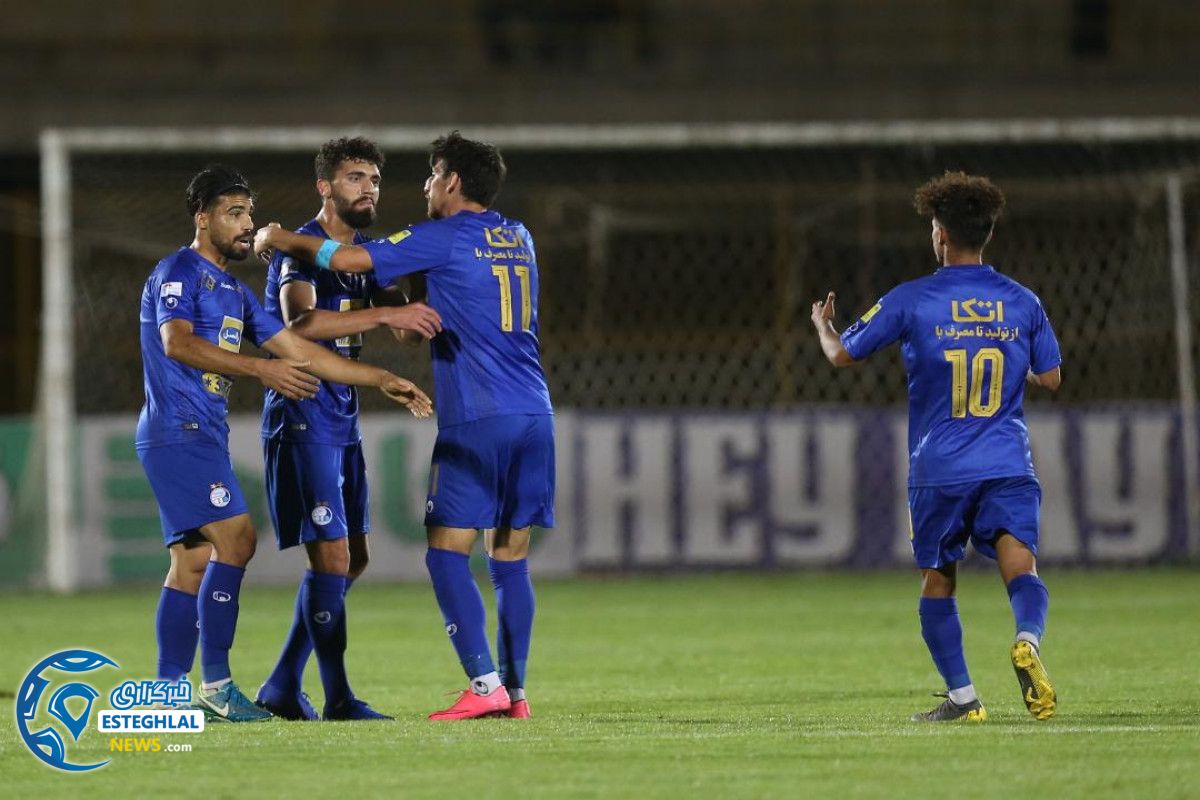 دیدار گل ریحان و استقلال