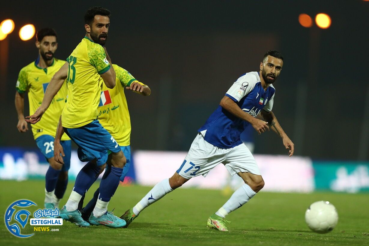 باشگاه استقلال(تاج)