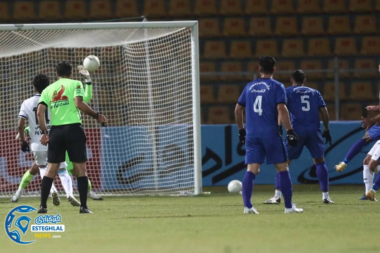 گل گهر سیرجان 1-2 استقلال تهران