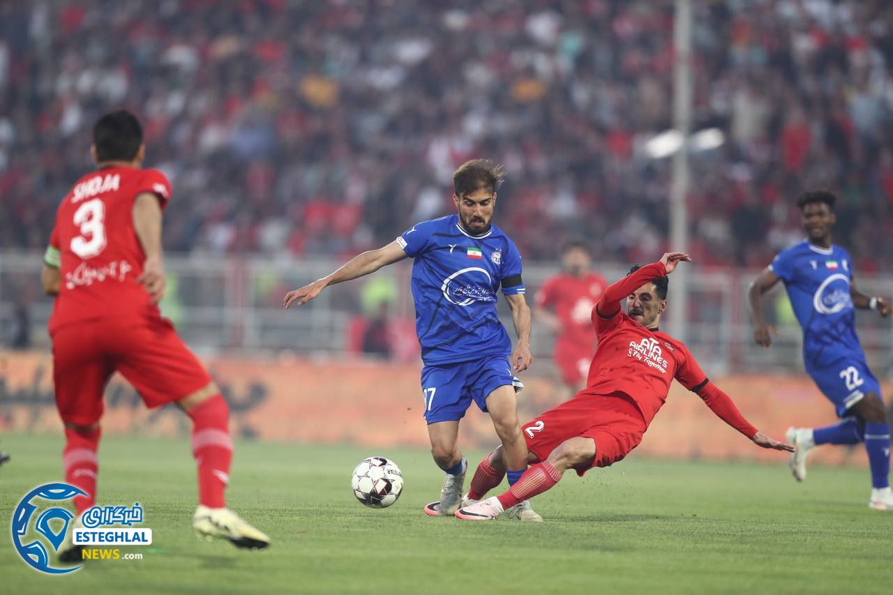 تراکتور 2-1 استقلال