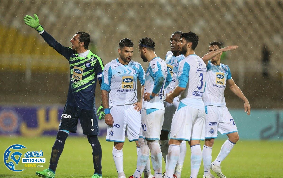 بازی استقلال خوزستان و استقلال تهران