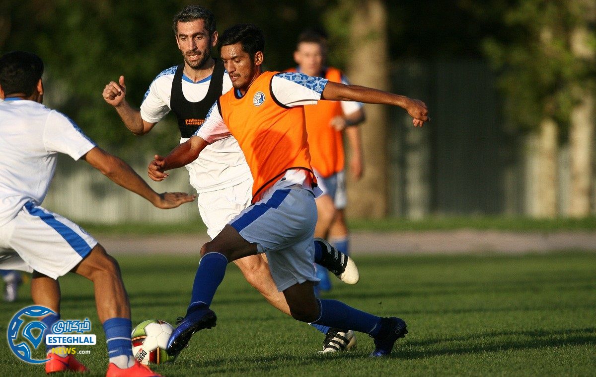 مجتبی جباری در تمرین استقلال