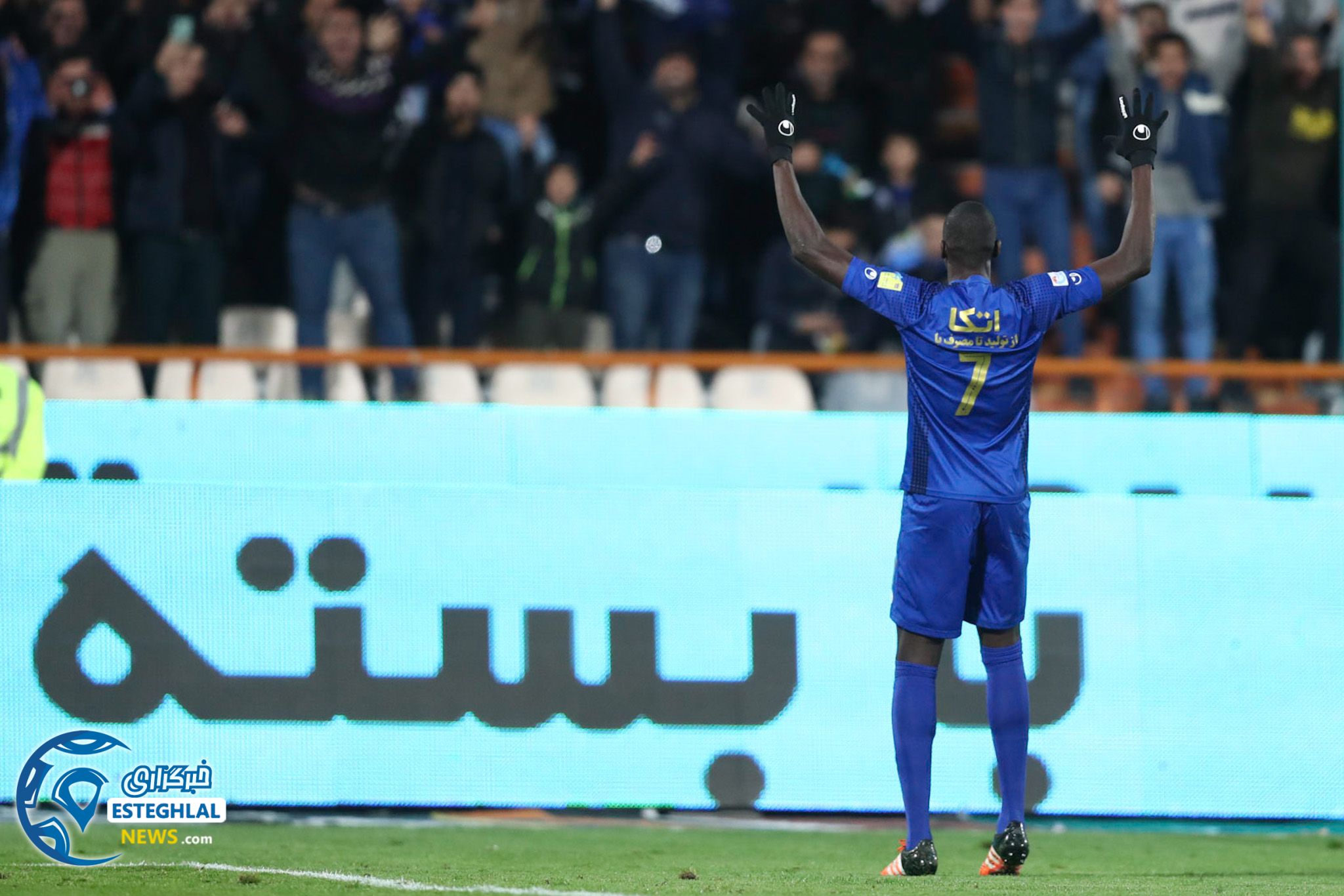 دیدار استقلال و ماشین سازی