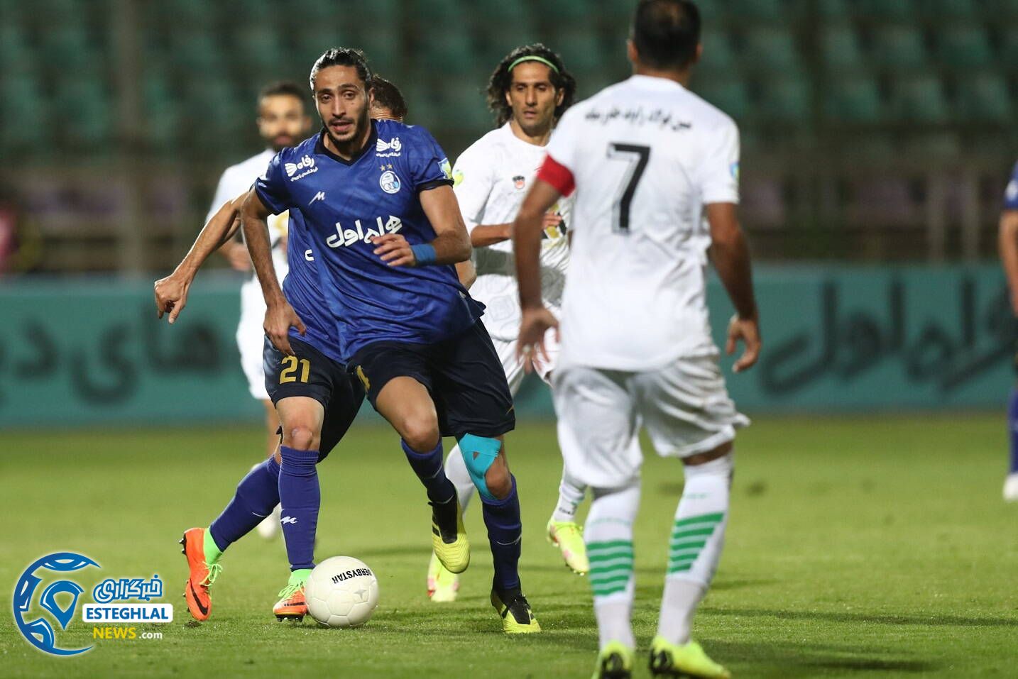 ذوب آهن اصفهان و استقلال(تاج) ایران