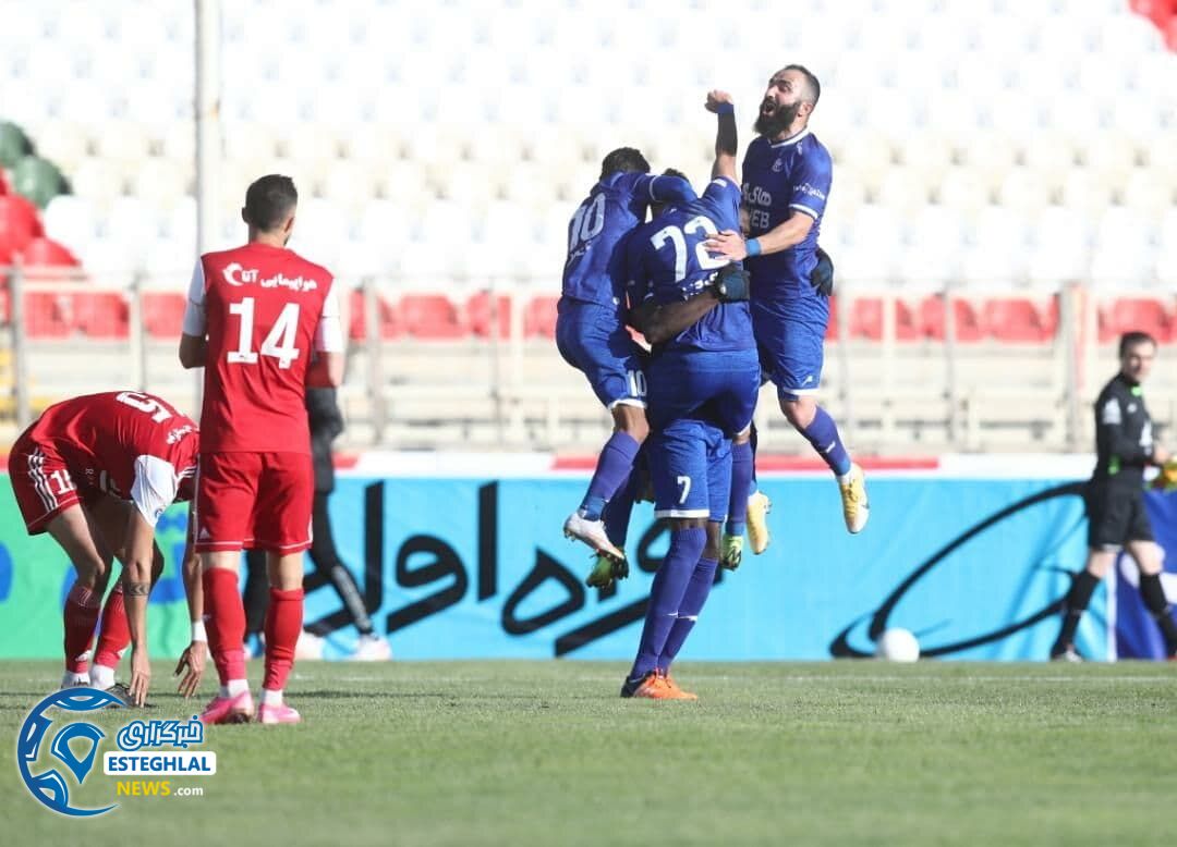 دایدار تراکتور و استقلال