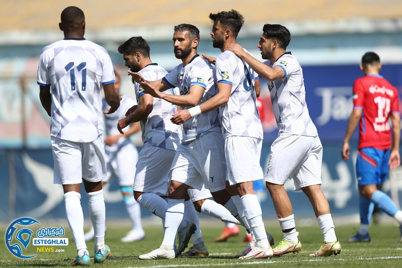 دیدار دوستانه استقلال و نساجی