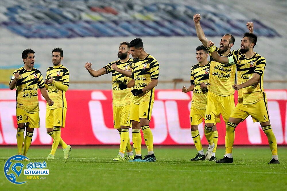 دیدار استقلال و نود