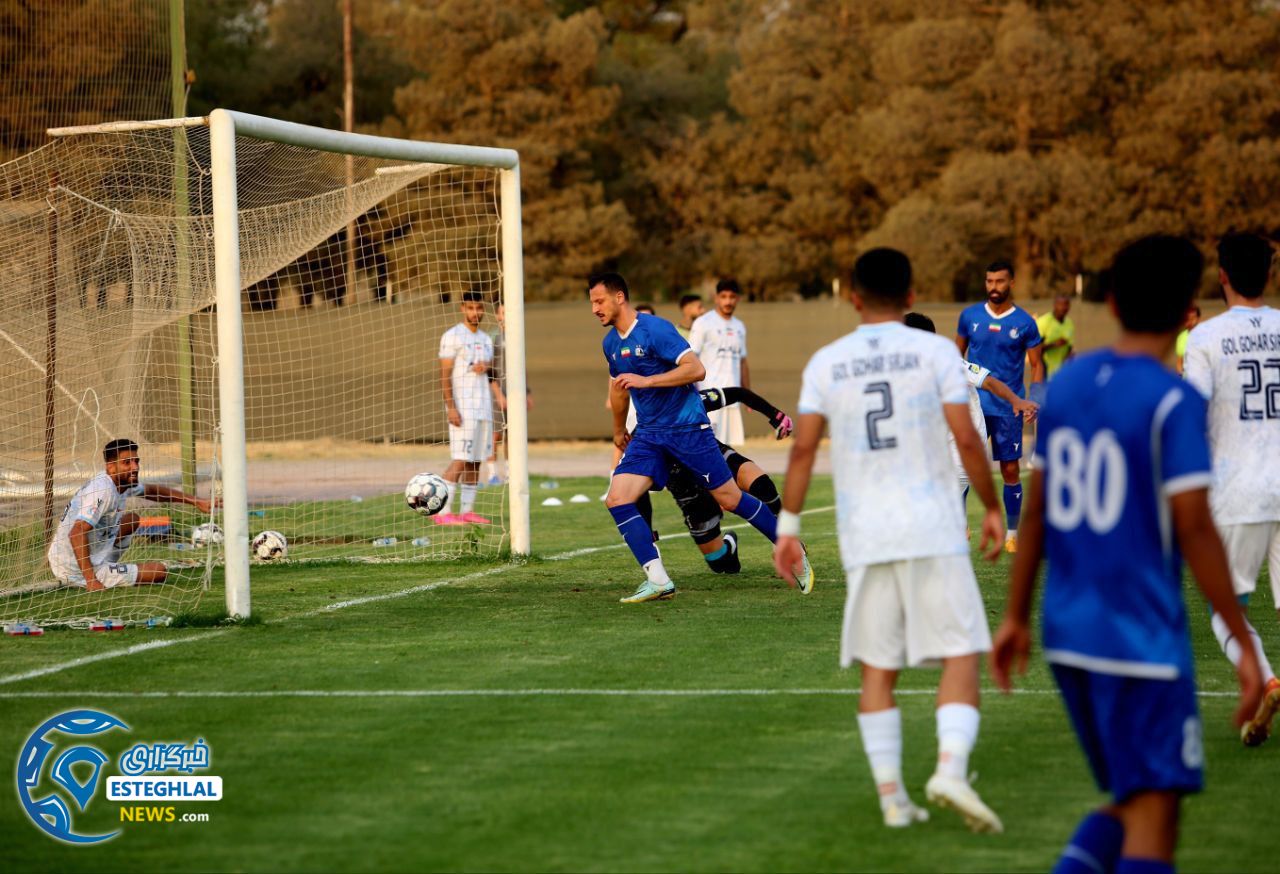 دیدار دوستانه استقلال و گل گهر سیرجان