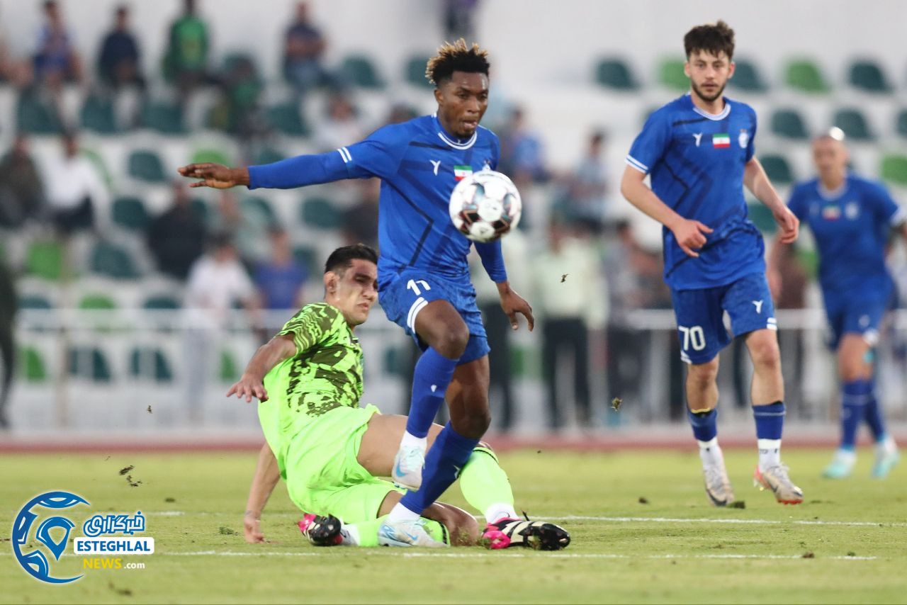 دیدار دوستانه استقلال و خیبر خرم آباد