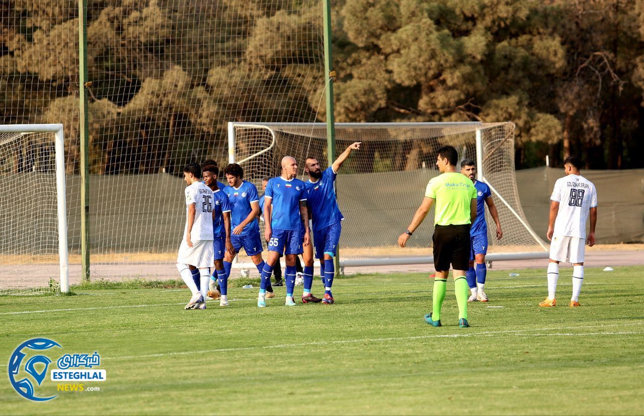 دیدار دوستانه استقلال و گل گهر سیرجان