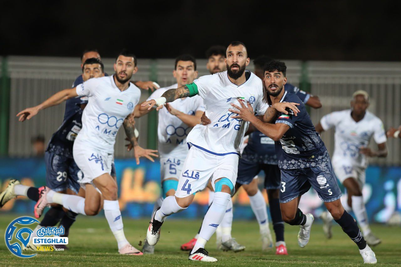 بازی چادرملو و استقلال