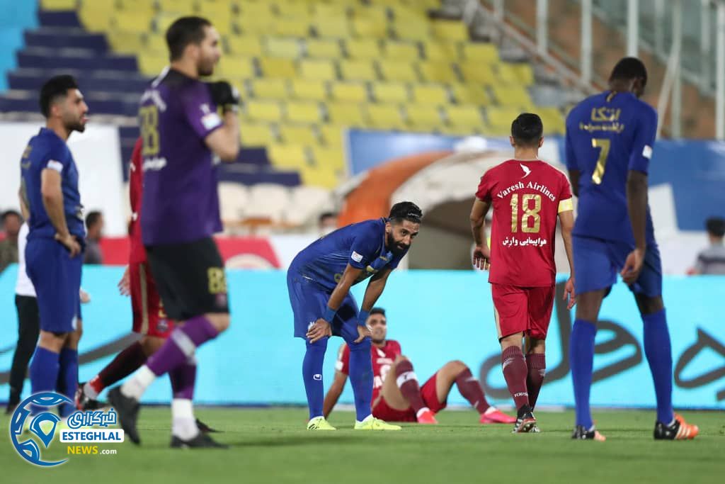 دیدار استقلال و نساجی