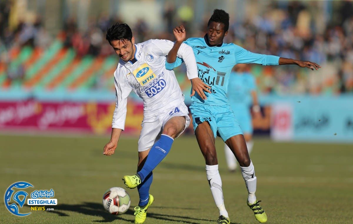 دیدار استقلال و پیکان