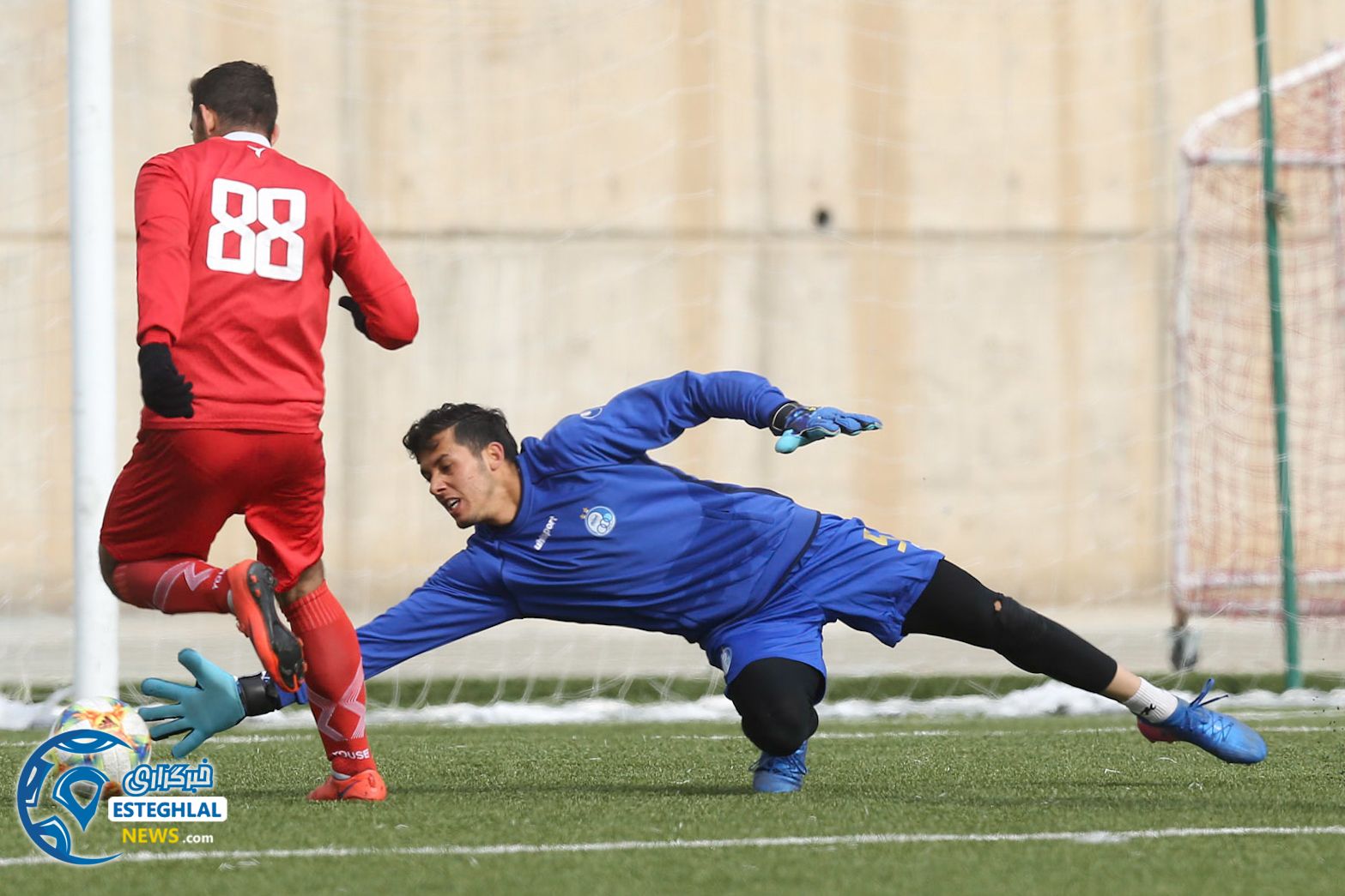 دیدار تدارکاتی سرخپوشان پاکدشت و استقلال