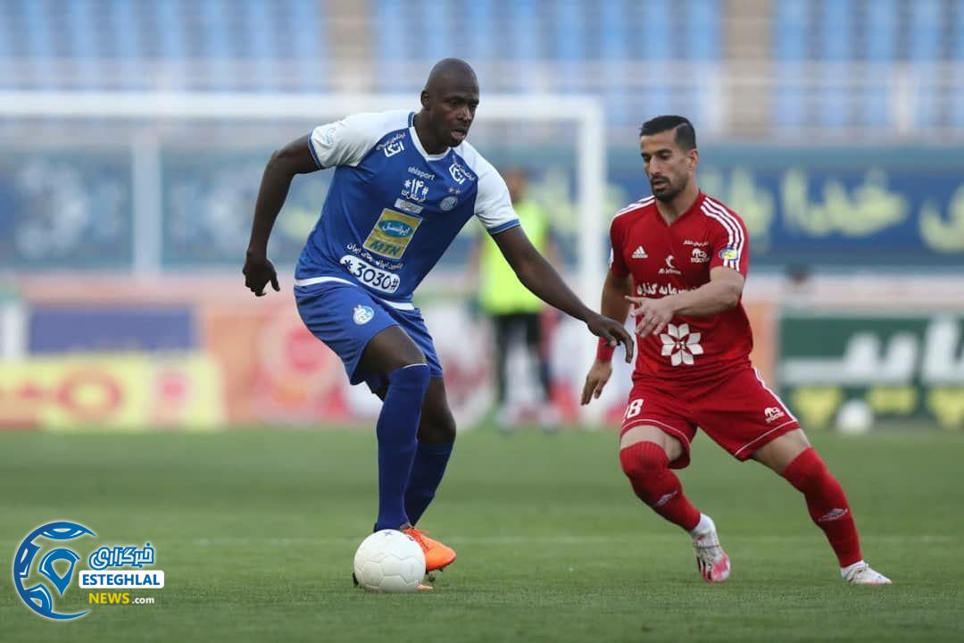 دیدار استقلال و تراکتور