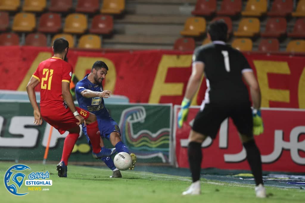 دیدار فولاد خوزستان و استقلال