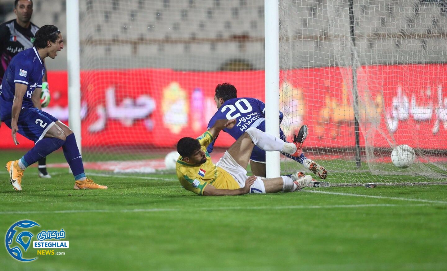 دیدار استقلال و نفت آبادان