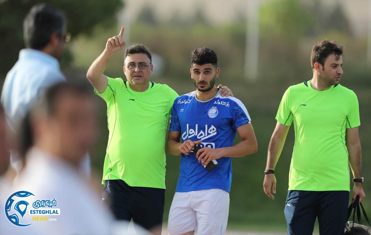 دیدار دوستانه استقلال و نساجی