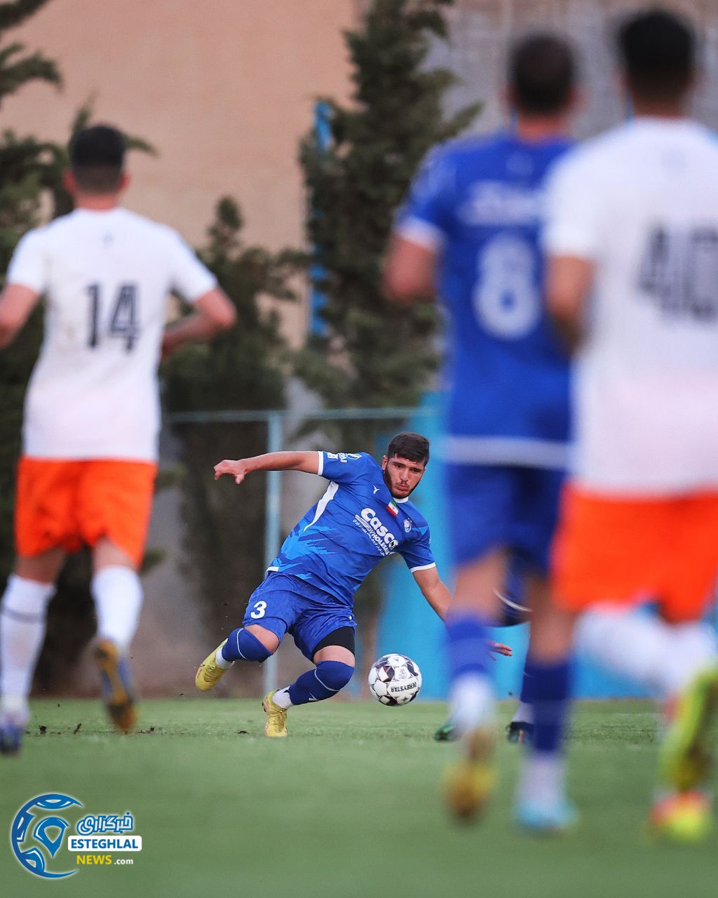 دیدار دوستانه استقلال و شهر راز