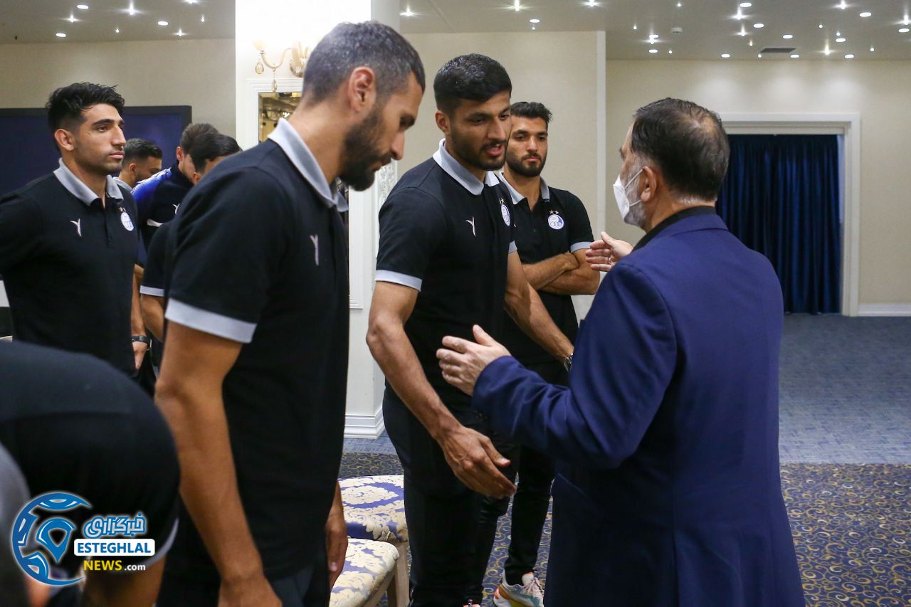 باشگاه استقلال(تاج)