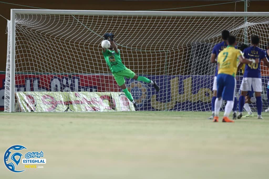 دیدار نفت و استقلال